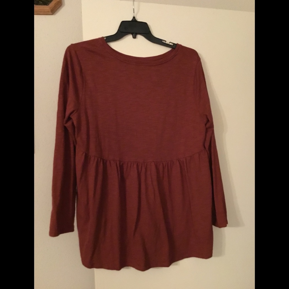 Rust colored long sleeve T-shirt